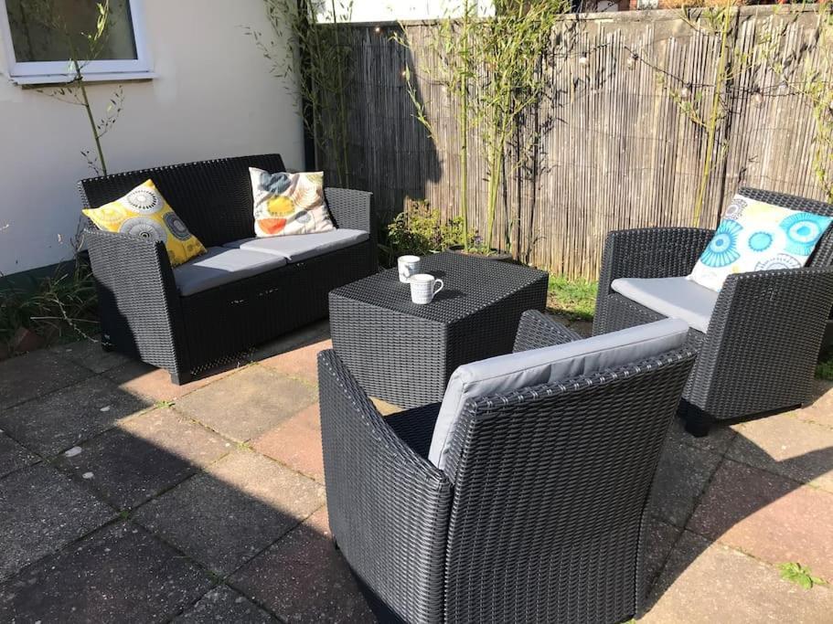 3 Double Bed House 10 Mins From Sandbanks Poole Dış mekan fotoğraf